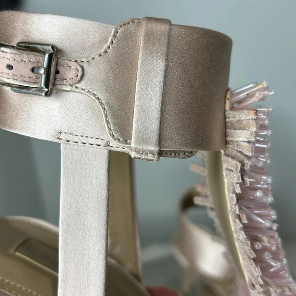 NWT BCGB Dusty Pink Satin High Heels with Fringe & Beads SZ 37/7 - Picture 9 of 13